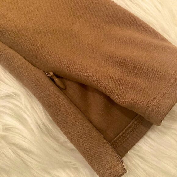 NWT Good American Essential Mock Neck Zip Top in Putty Size 4 (XL) - Picture 13 of 15